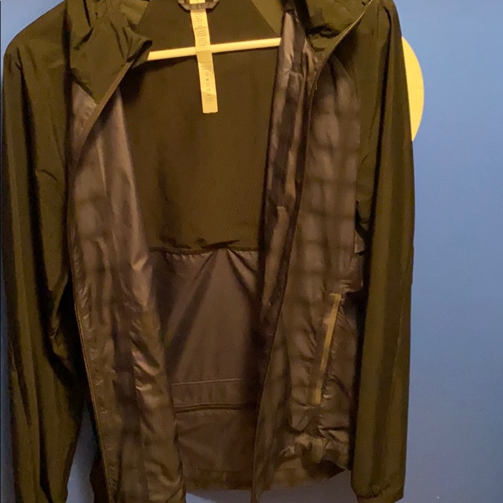 Lululemon zip up windbreaker - Picture 3 of 4